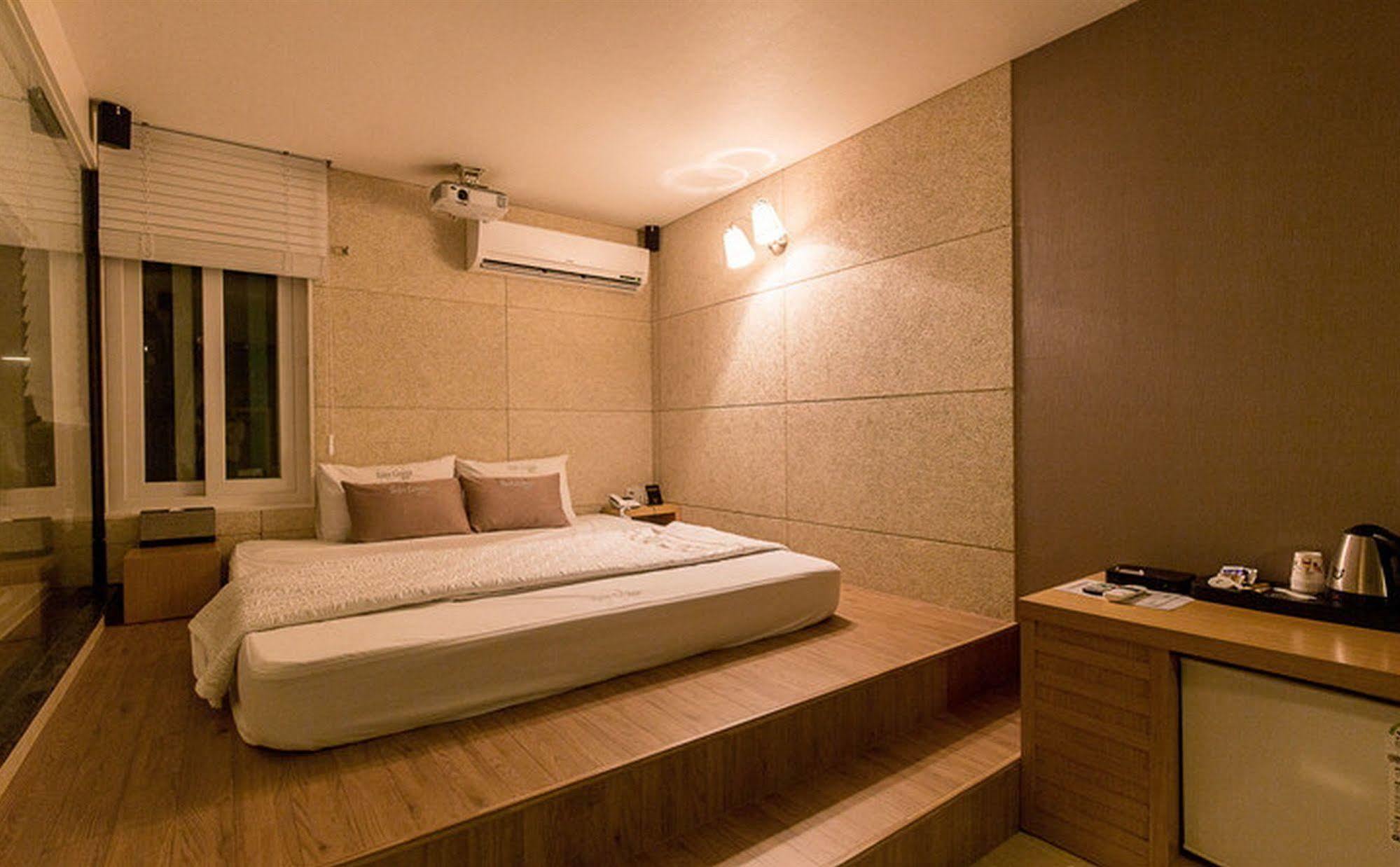 Haeundae Gary Cooper Hotel Пусан Экстерьер фото